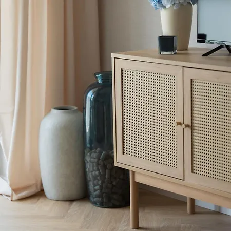 Beige Breeze